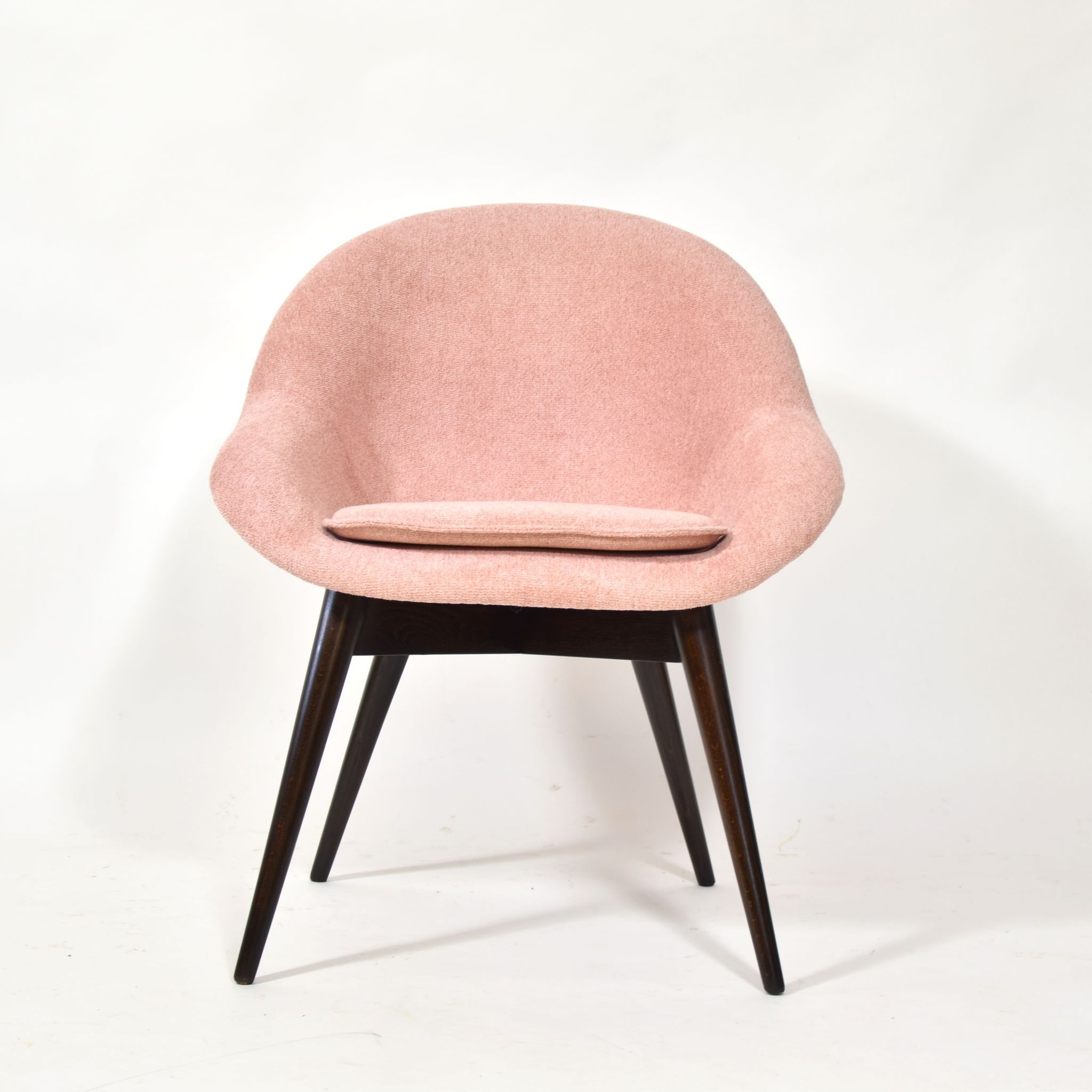 Vintage shlee chair in light pink