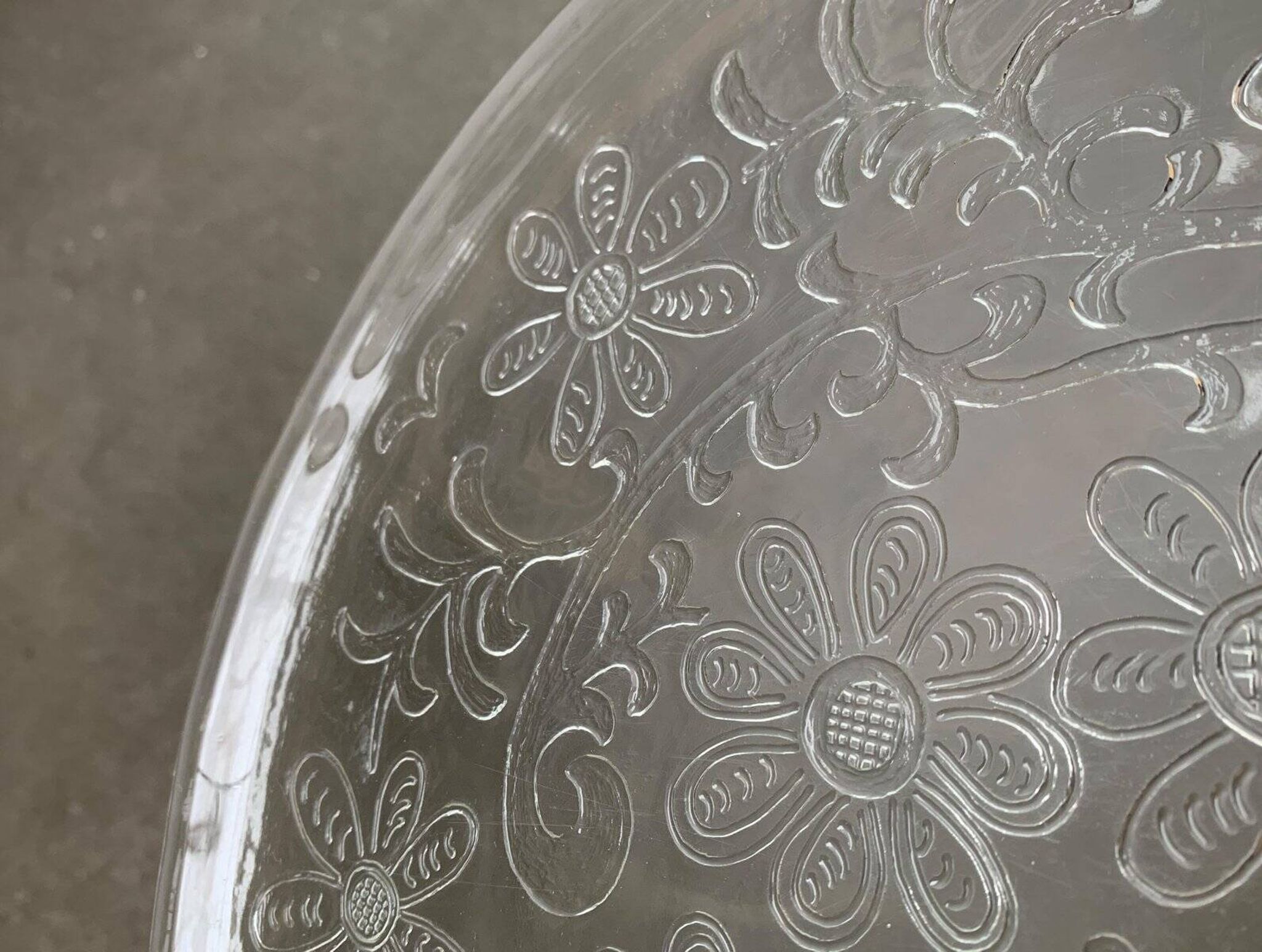 Large Finnish glass plate from the mid-century by Humppila.