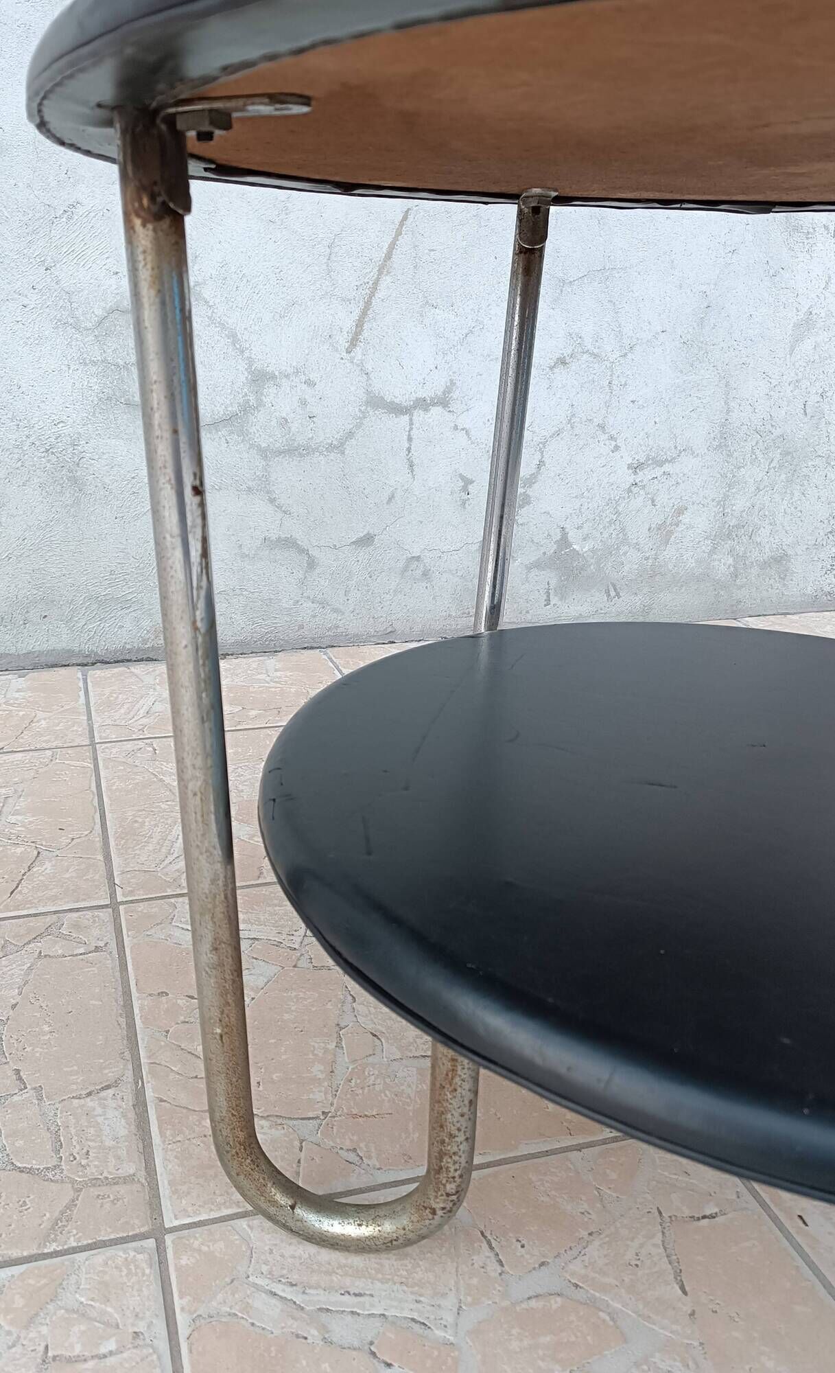 Table basse métal chrome et skaï 1950s