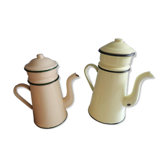 Lot de 2 cafetières émaillées anciennes 1930