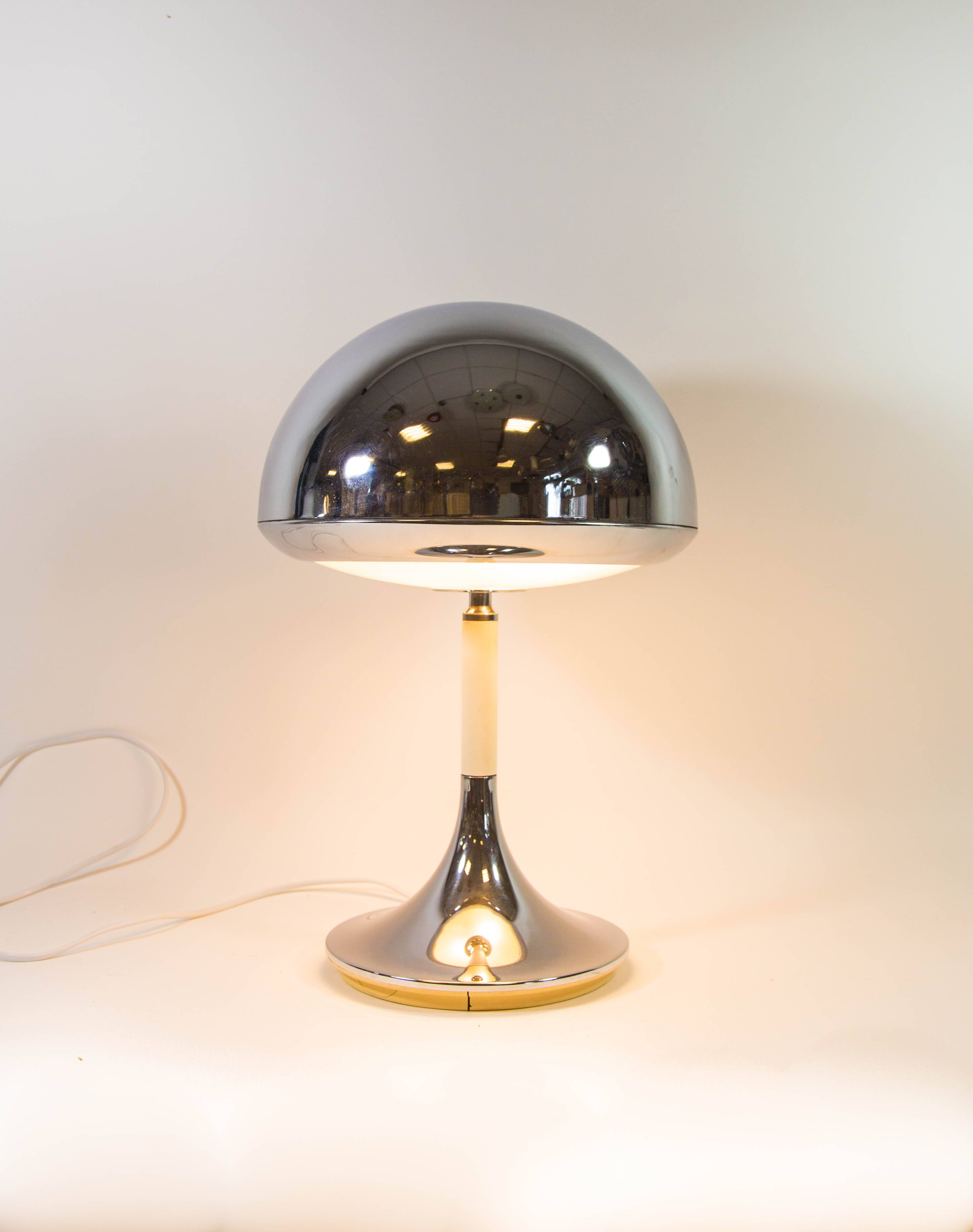 Space-age table lamp - Fase Madrid/Grin Luz - 2 available - vintage 60's
