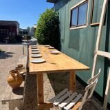 Guinguette table