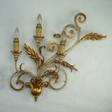 Pair of large floral wall lamps in gilded and lacquered metal. Italy 1960s