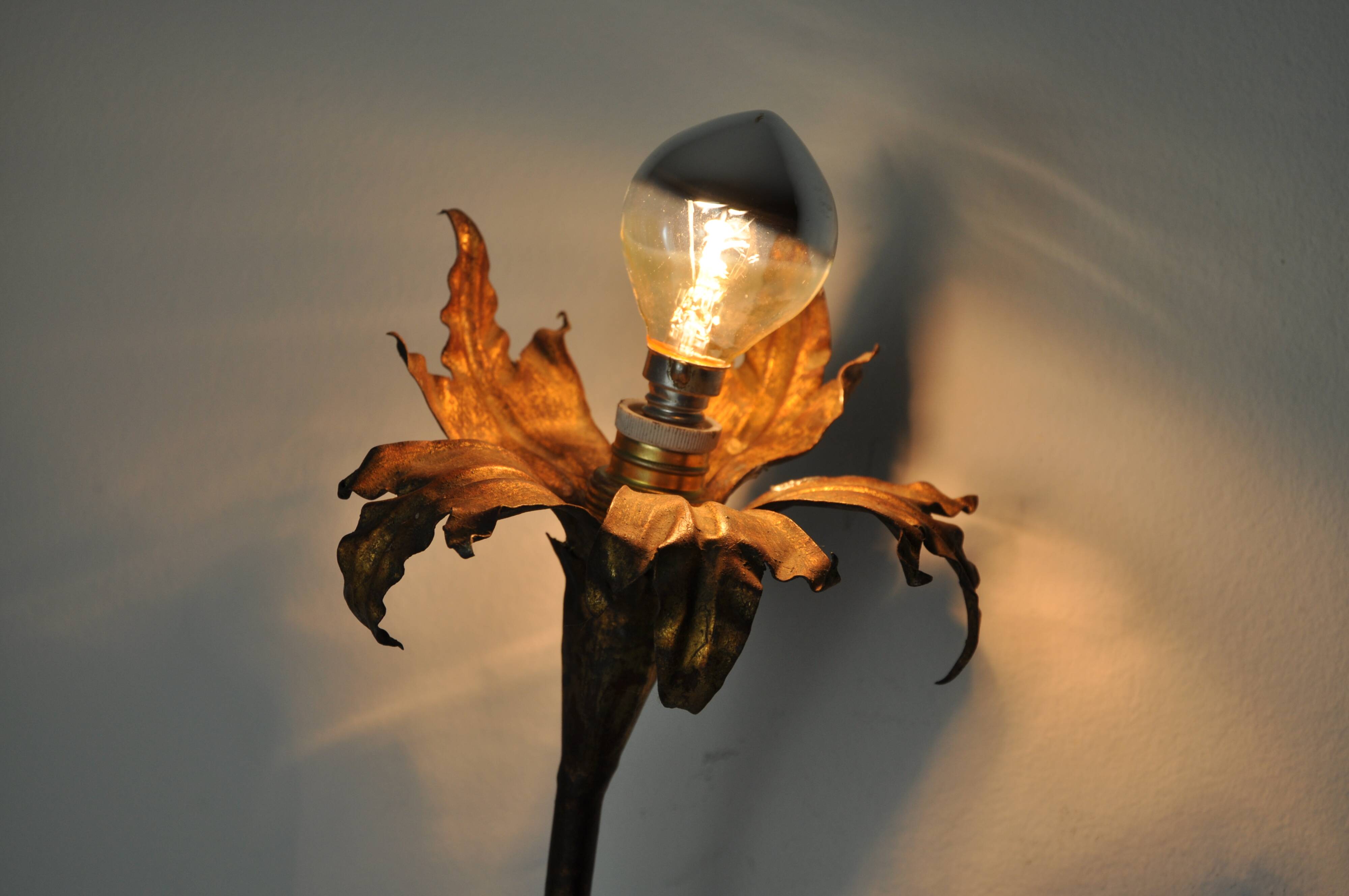 "Fleur de lys" wall light by Ferro Arte, metal and gold leaf, Spain, 1970