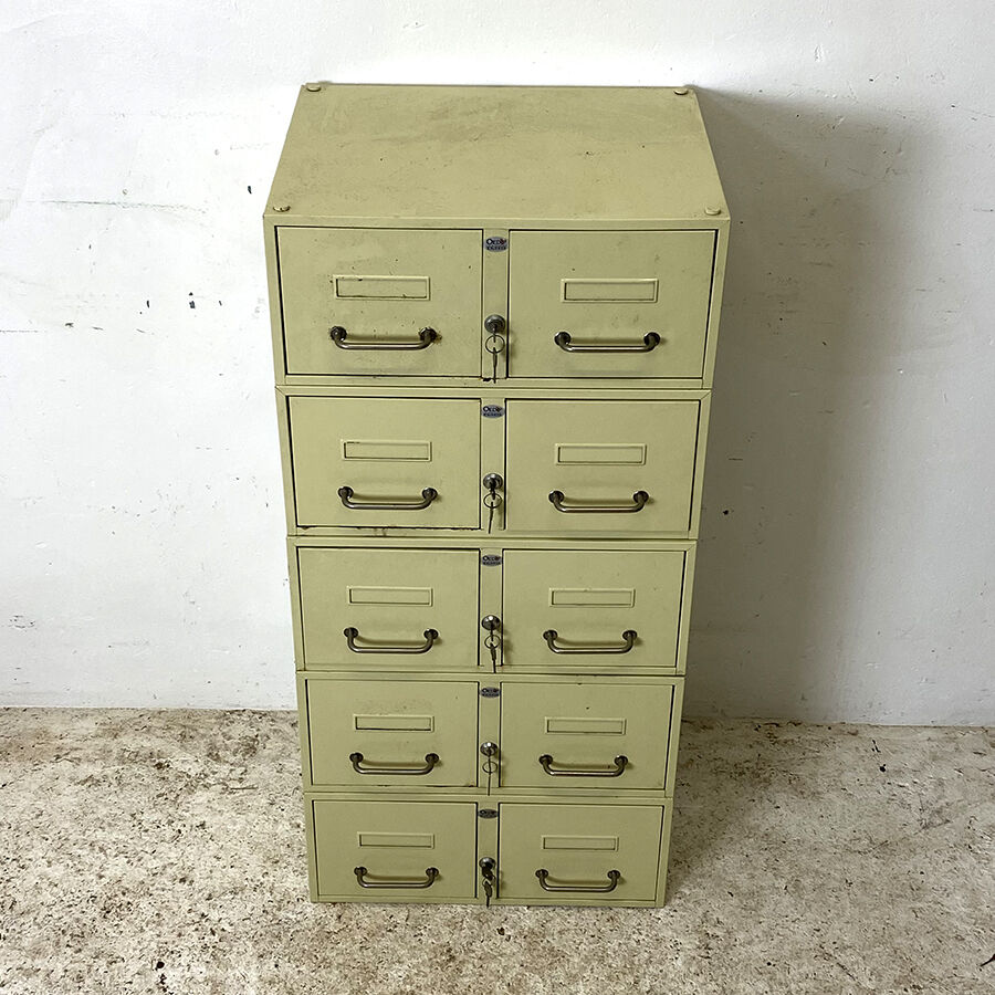 Set of 5 medical lockers