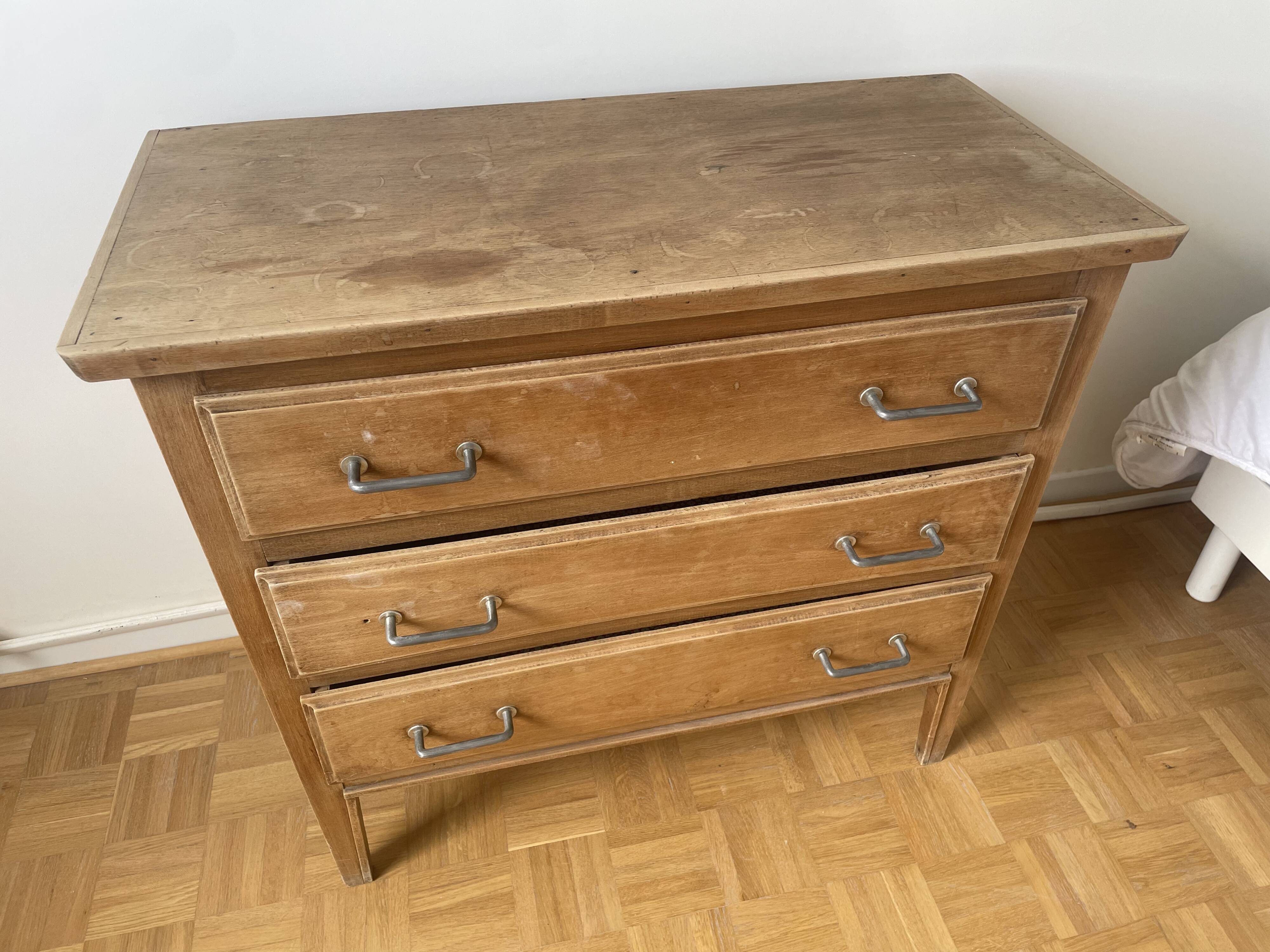 Natural wood chest of drawers