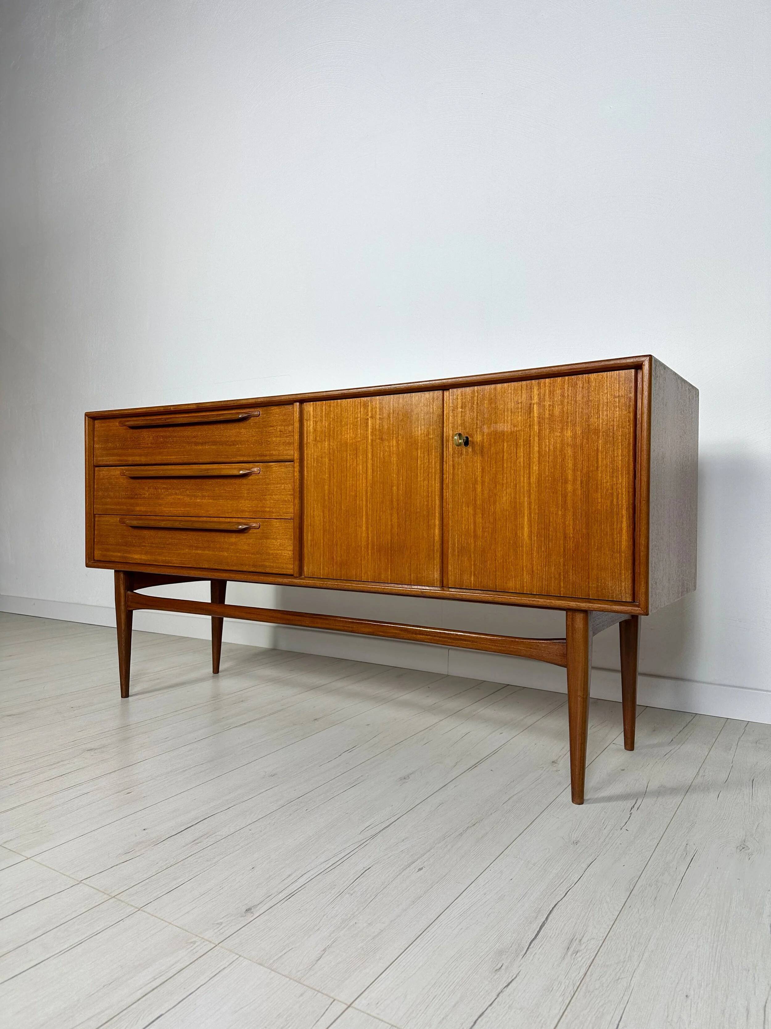 Buffet latéral vintage en teck des années 1960 par Heinrich Riestenpatt pour RT Möbel