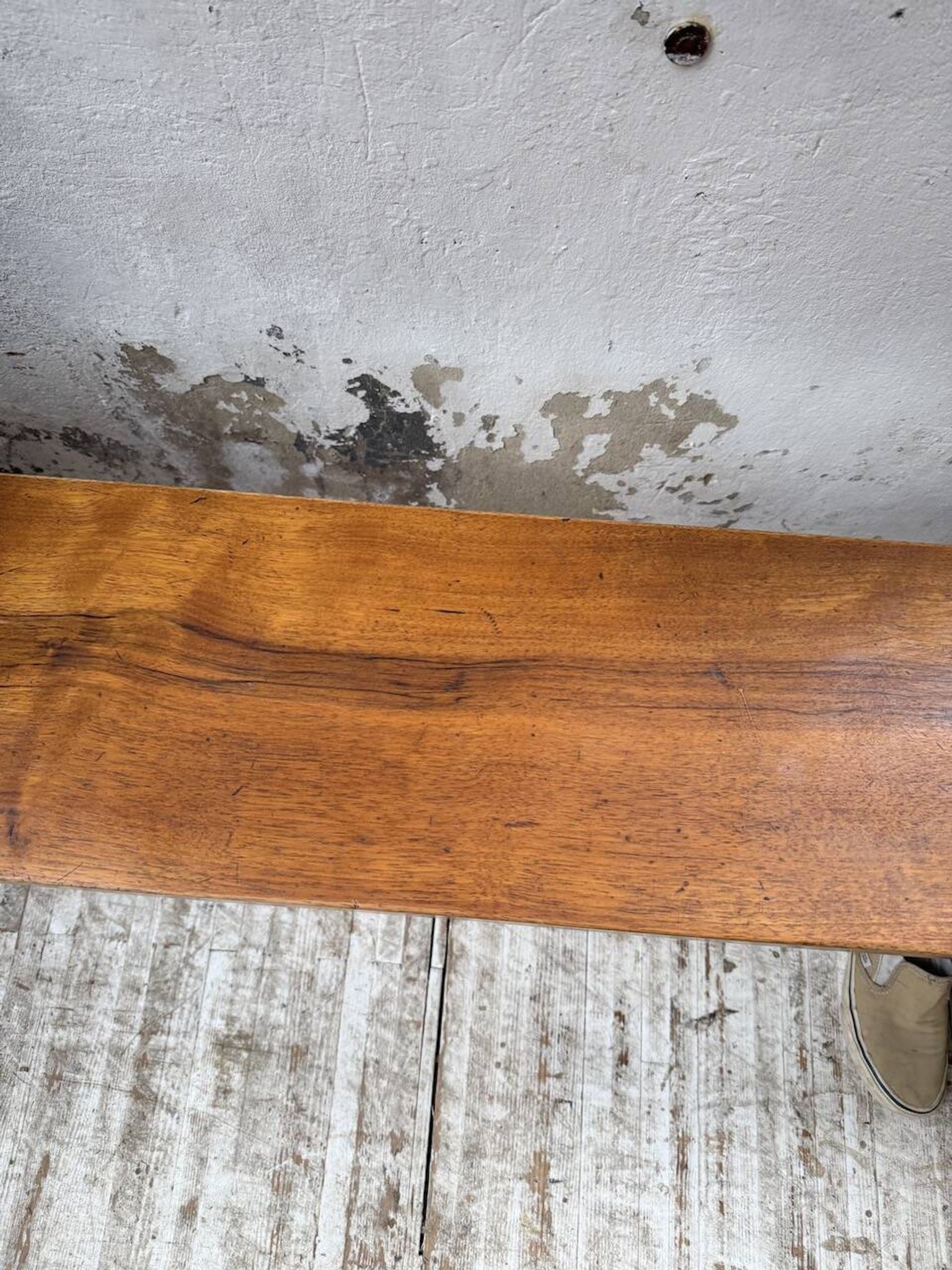 Paire de bancs noyer 1900