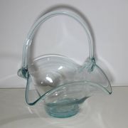 Corbeille en verre forme panier