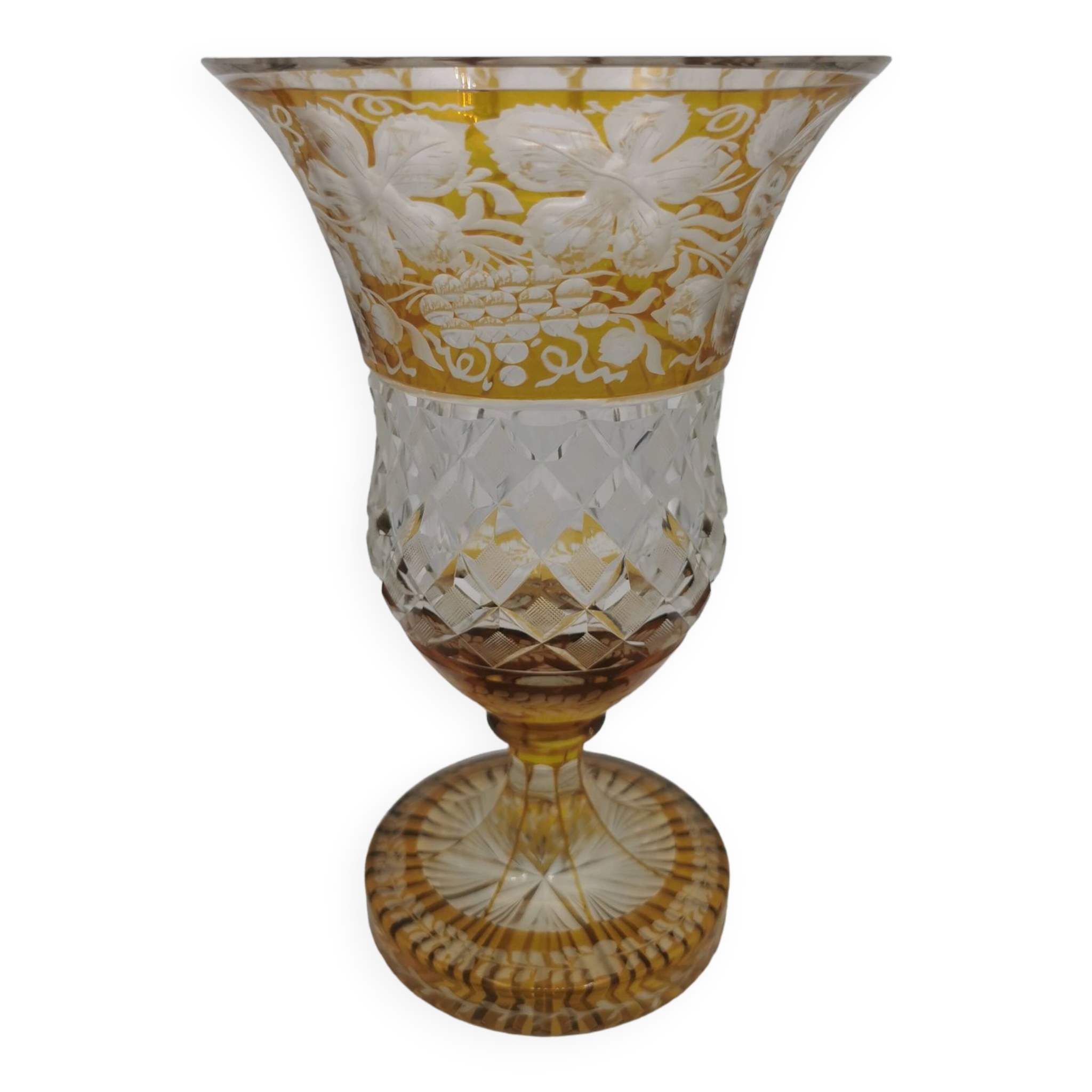 Vase en cristal de bohème jaune ambre