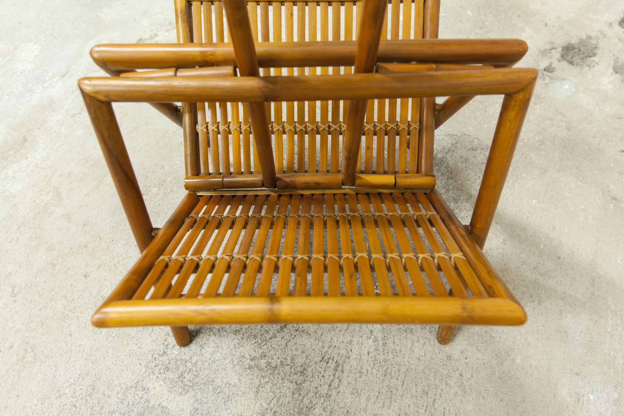 Porte revue en bambou pliable 1960