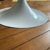 Suspension blanche Fog & Morup modèle Semi trompette