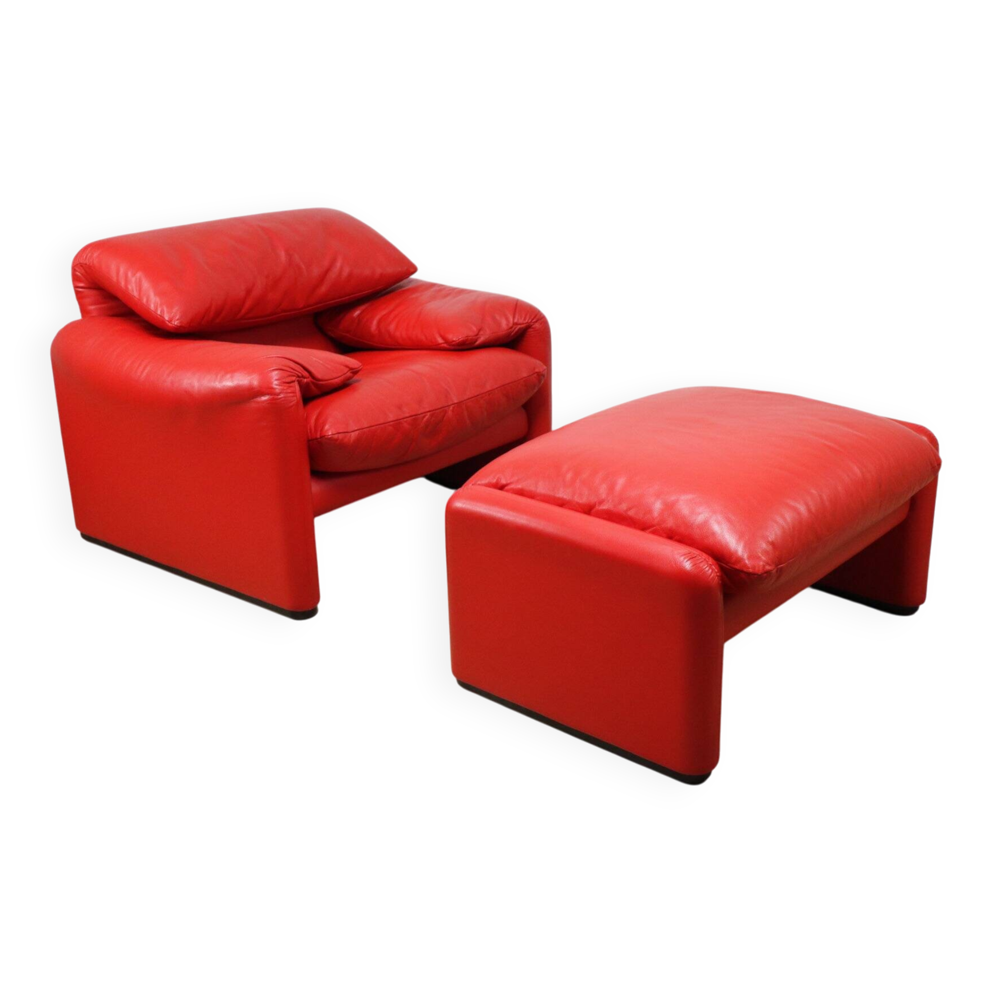 Maralunga armchair and ottoman by Vico Magistretti for Cassina