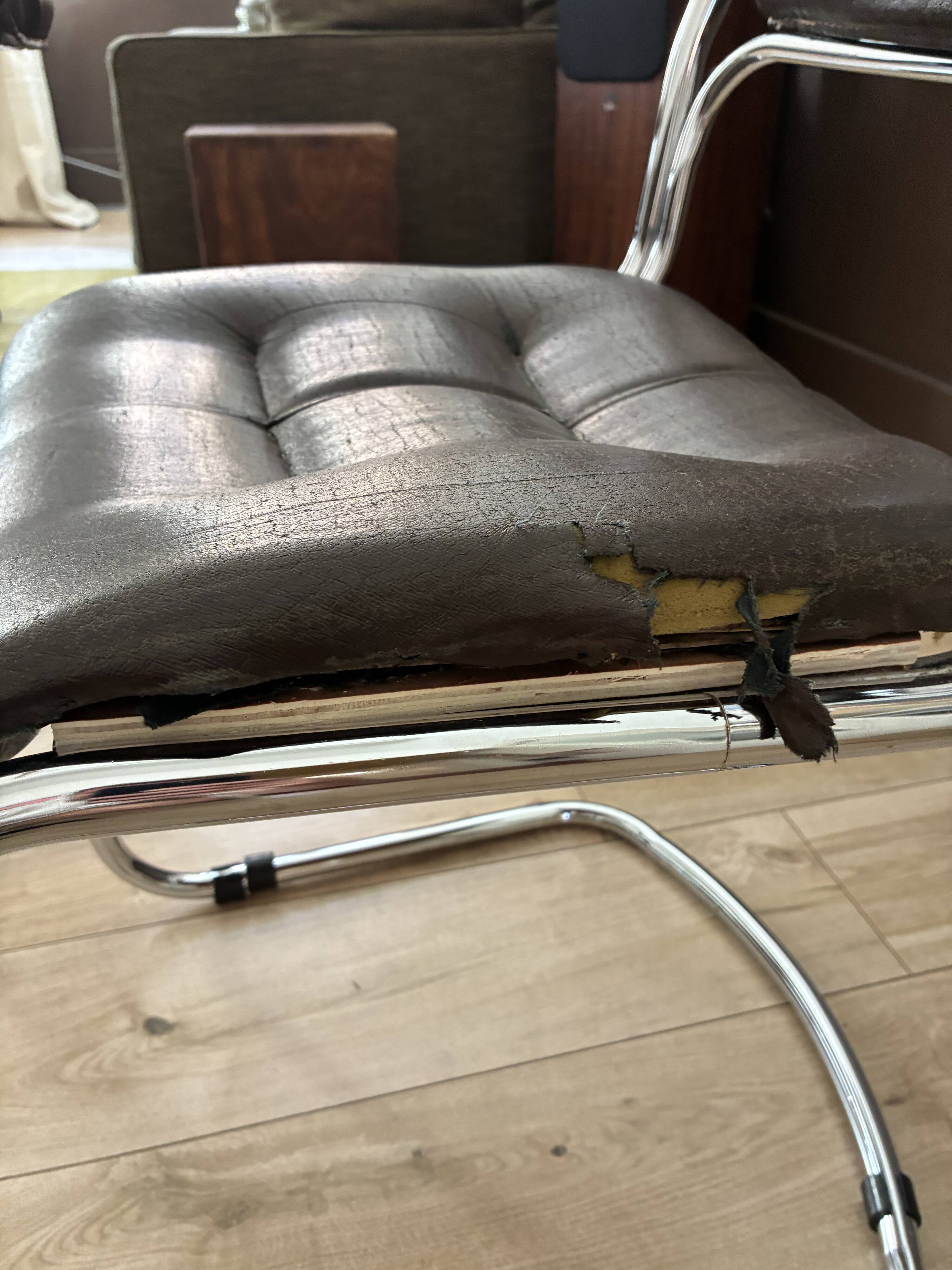 Set of 4 vintage 1970s chrome chairs – Rinaldi style