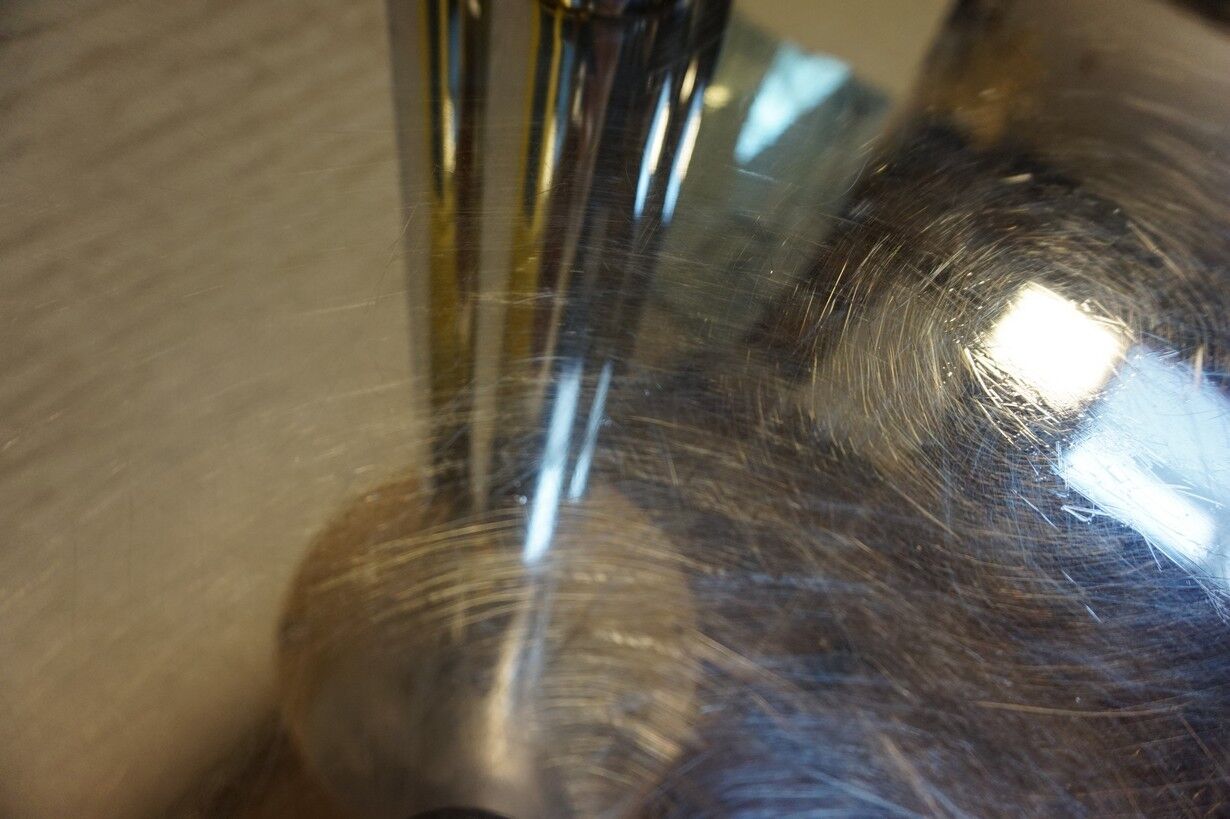 Mid-century modern round table by  Knoll International Kiga S.p.A, 1960s