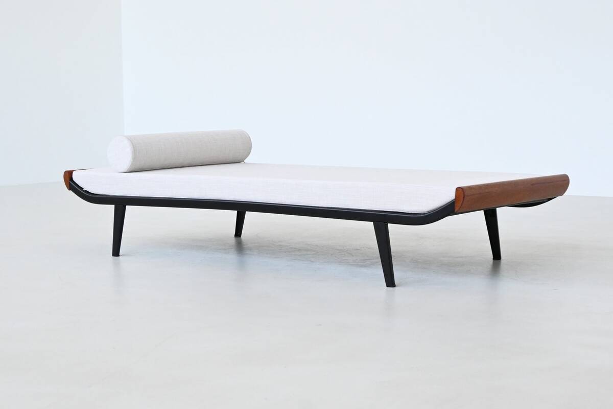 Dick Cordemeijer Cleopatra daybed white fabric Auping Netherlands 1954