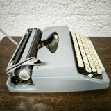 Brother De Luxe typewriter