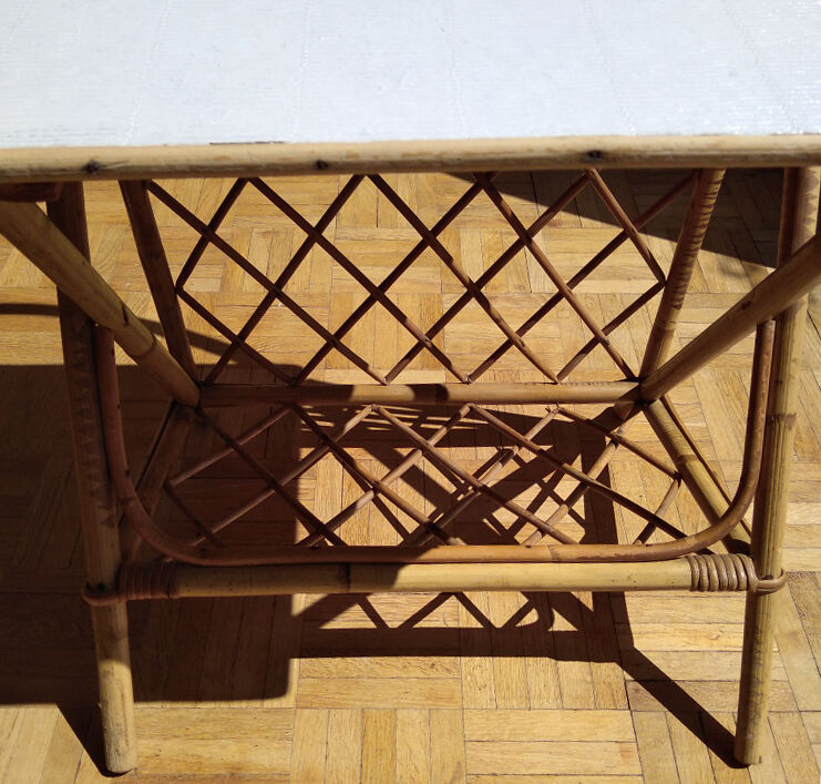 Rattan magasine rack