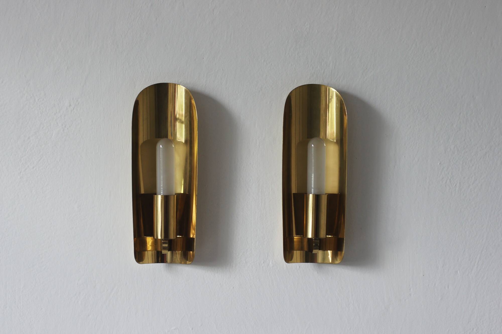 Appliques murales en laiton de style mid-century moderne, ensemble de 2