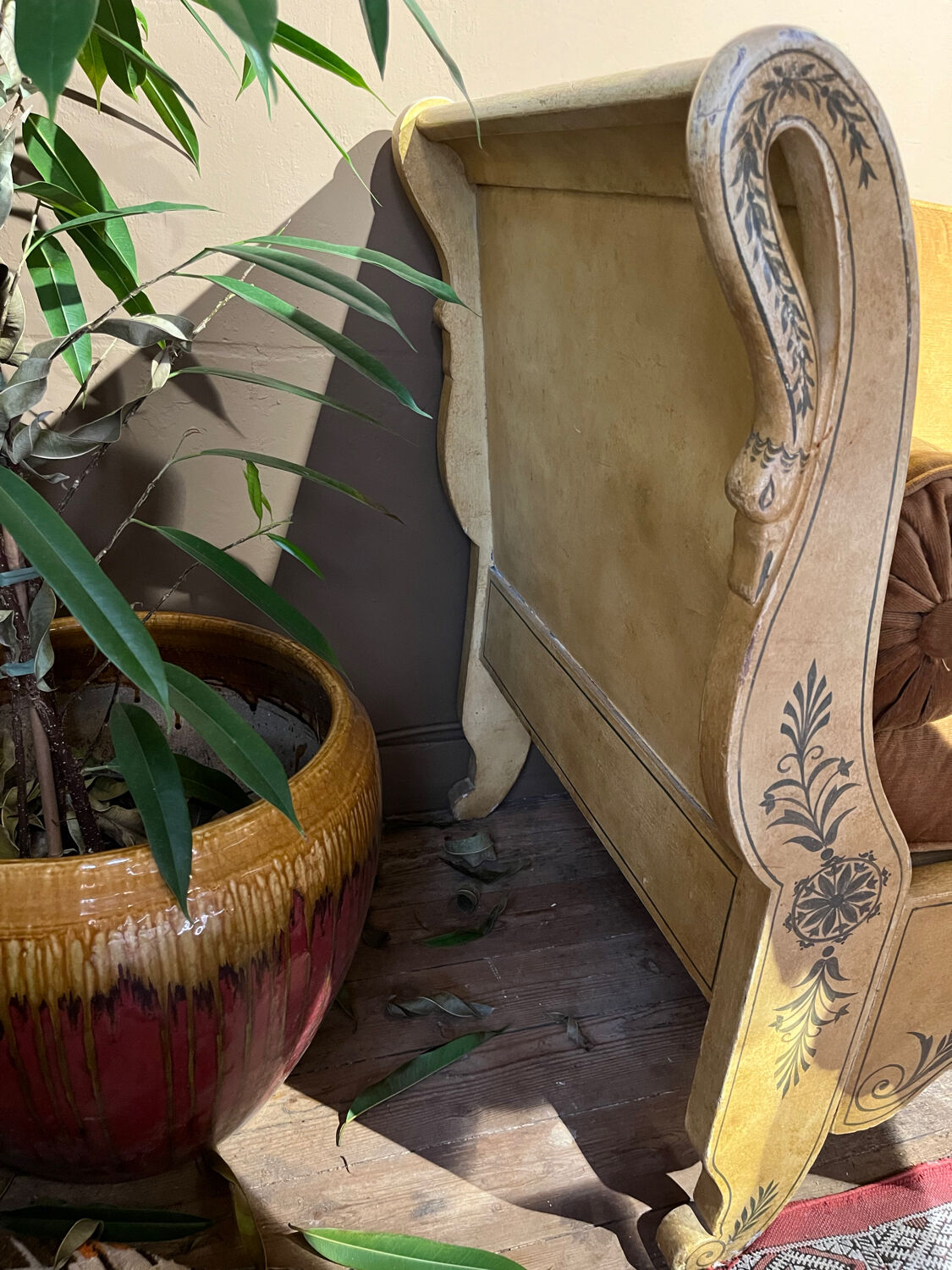 Bench 1900 swan head