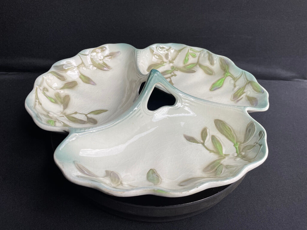 Faiencerie de Saint-Clément - Service dish "called beggar" - Art Deco - Earthenware - Mistletoe décor
