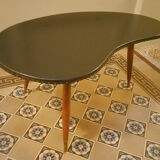 Table basse tripode années 50/60 forme rein Skai noir