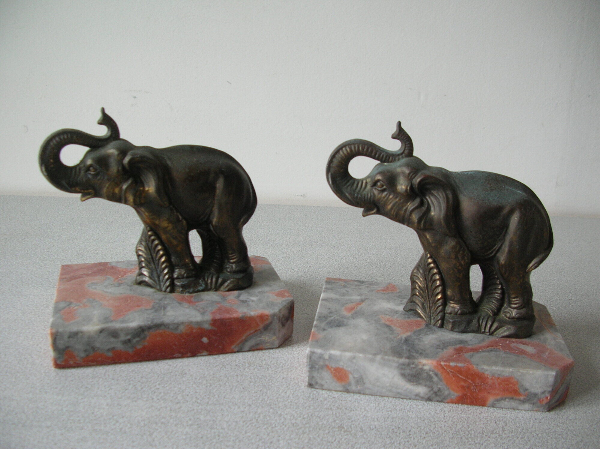 Old pair of bookends elephant in regulation signed Gallot ED on Art Deco marble