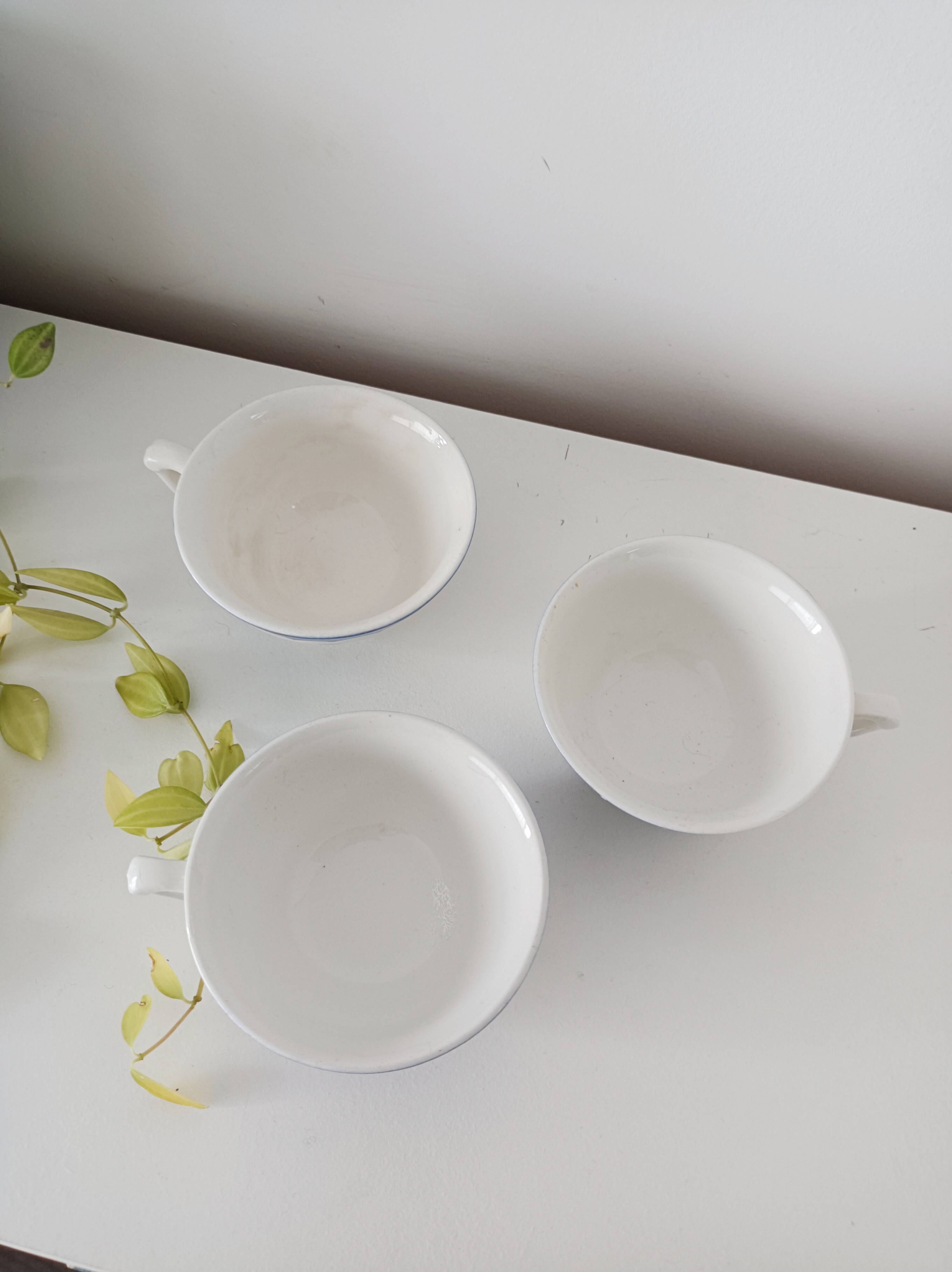 Set of 3 cups, blue floral decoration