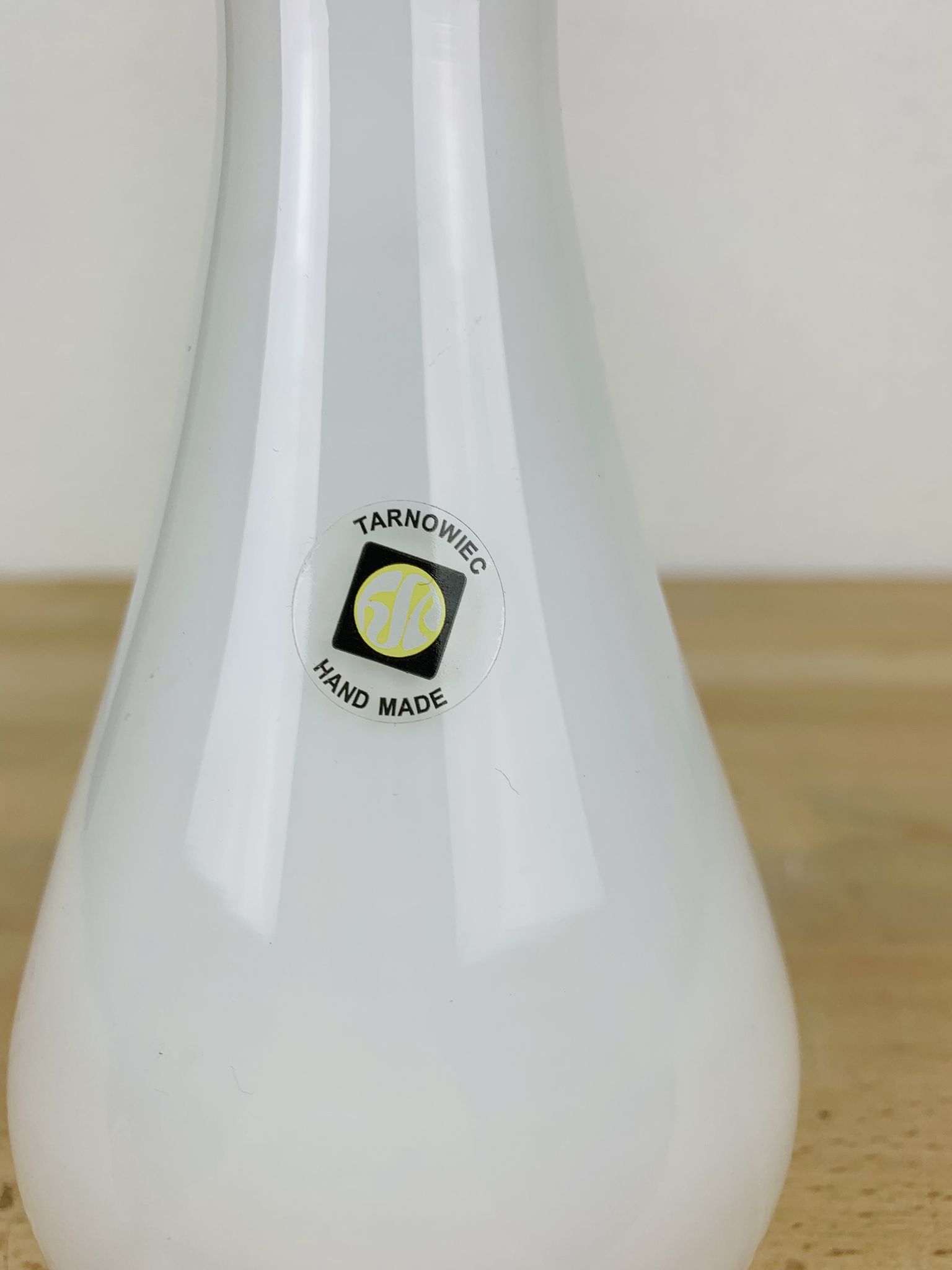 Tarnowiec flat neck vase in vintage white glass