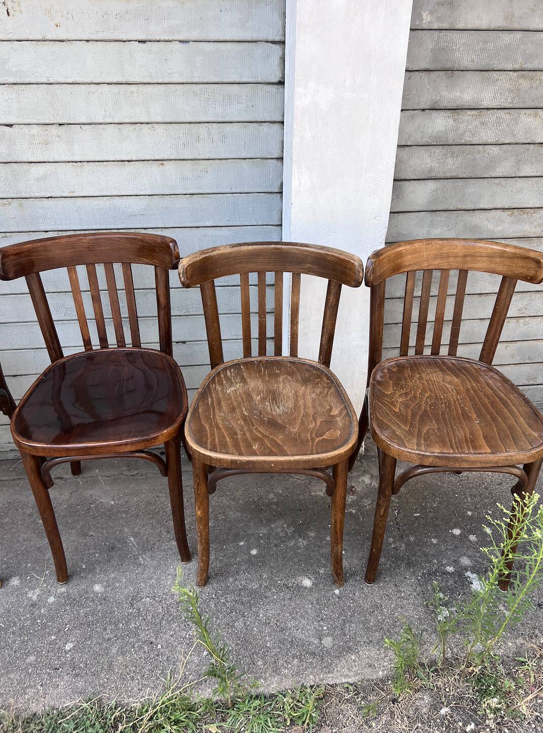 (Lot) 6 wooden bistro chairs