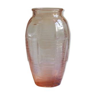 Vase en verre rose art déco