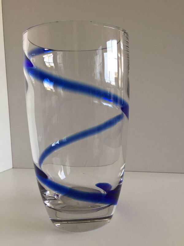 Grand vase en verre cristal épais design moderniste liseré cobalt
