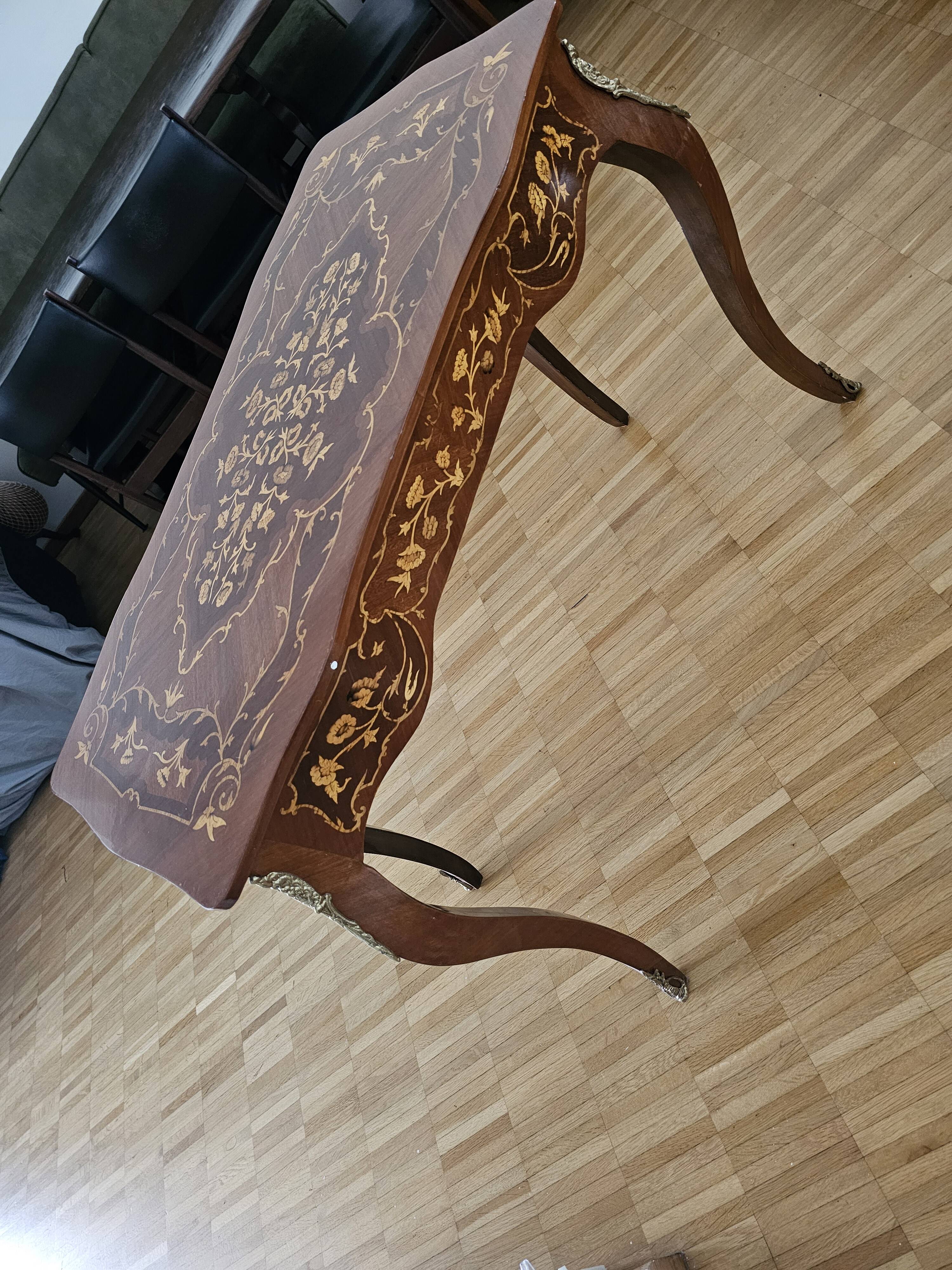 Bureau de style Baroque, 3 tiroirs