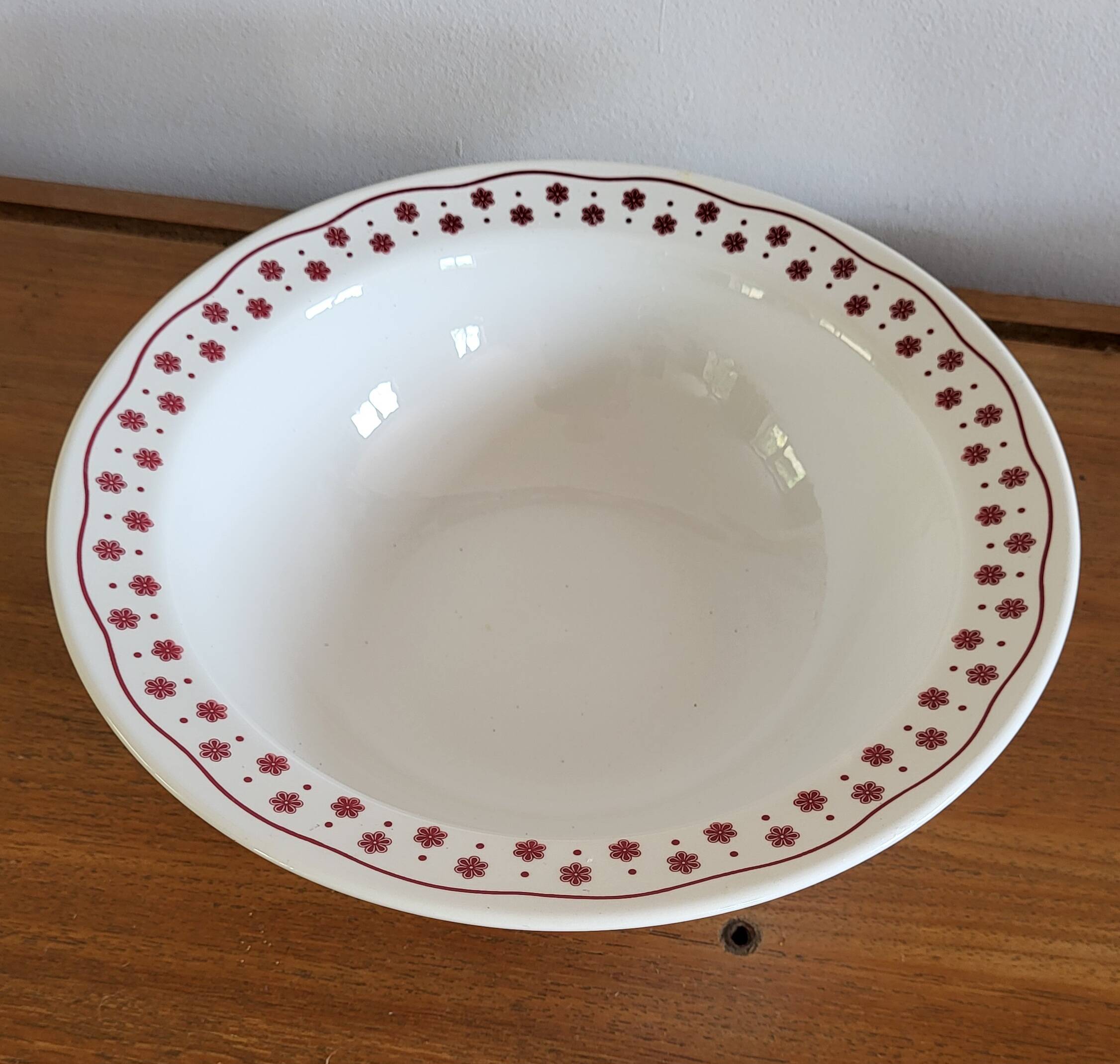 Round Italian porcelain dish