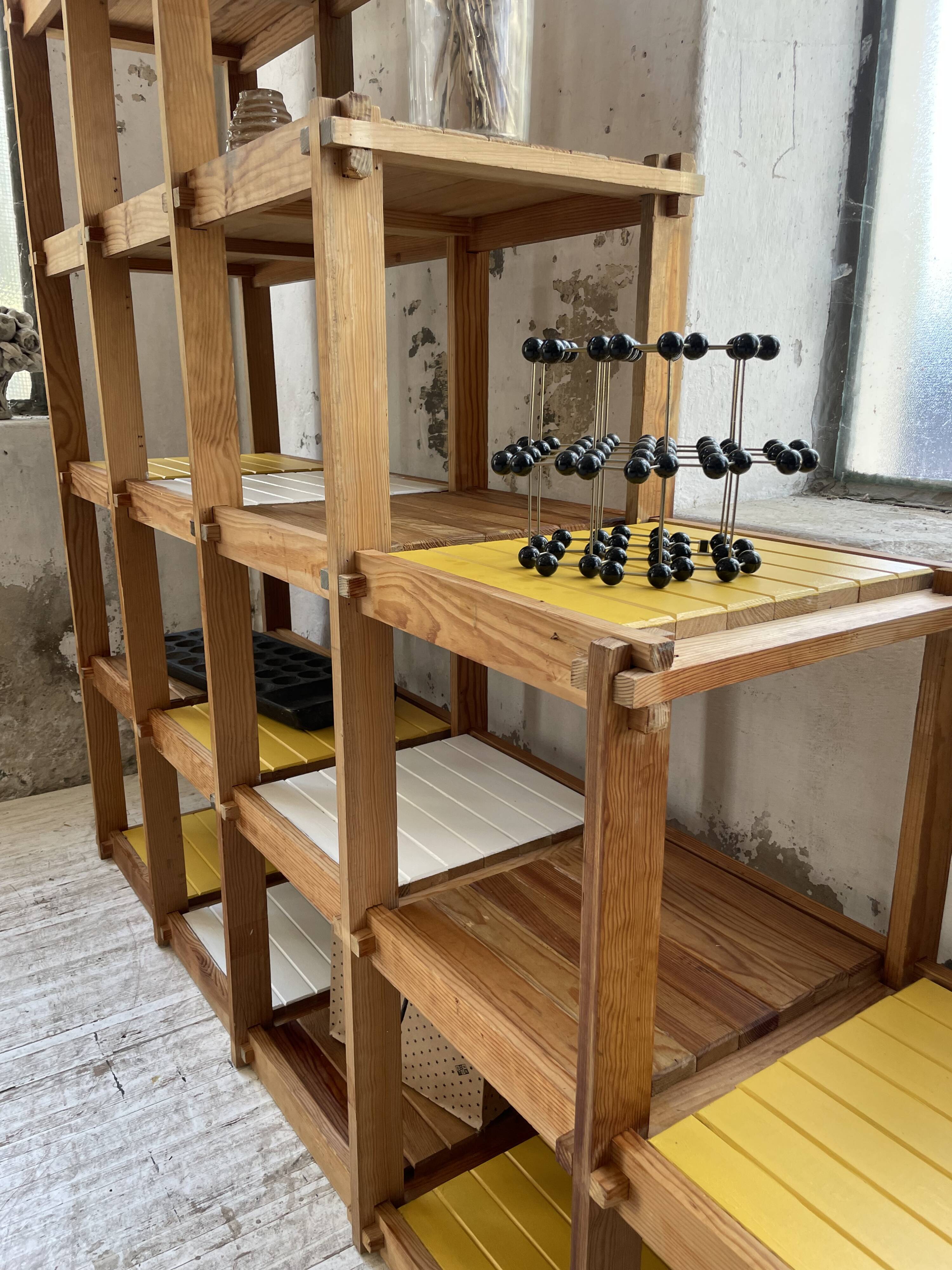 Bauhaus Maison Regain yellow white shelf