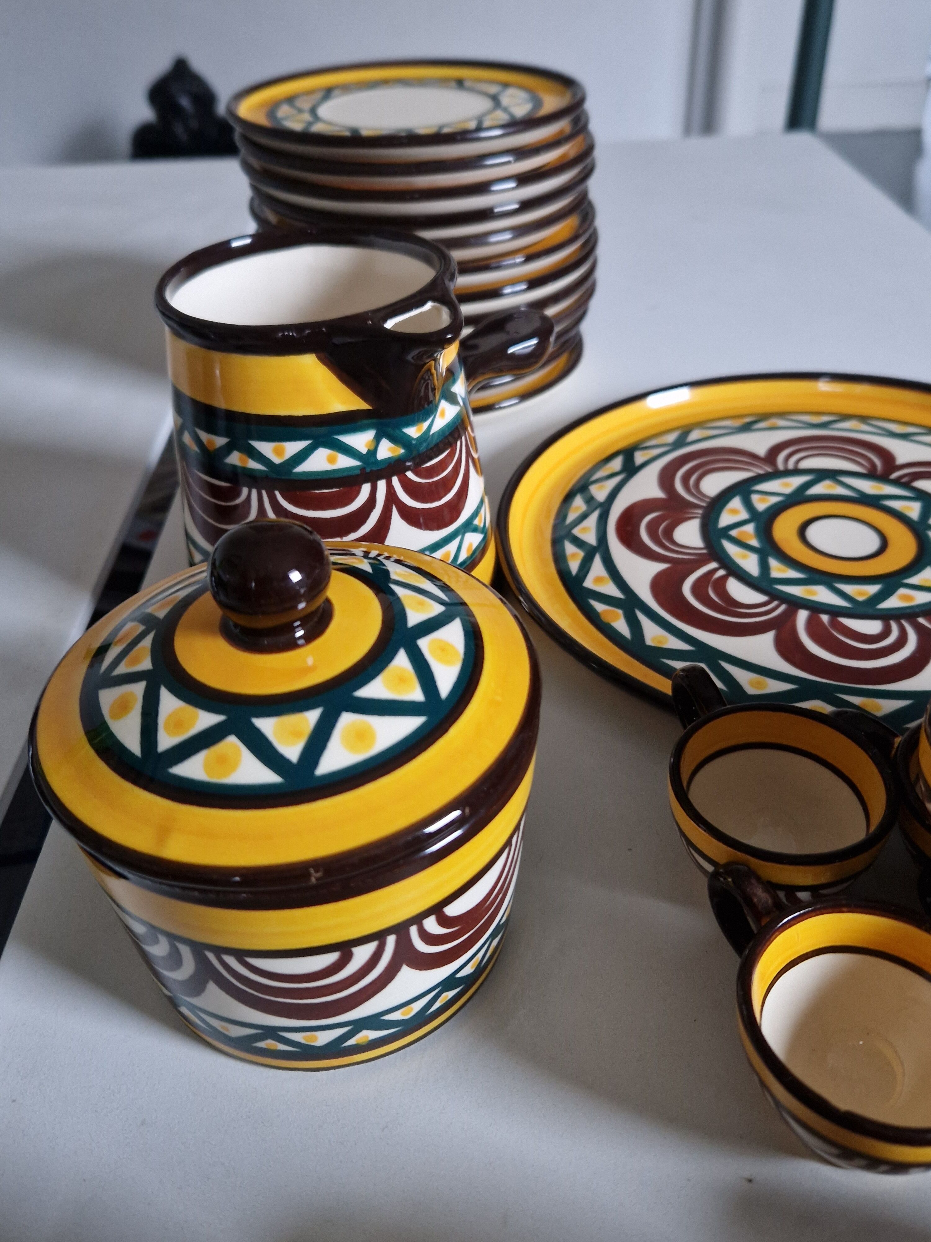 St Jean de Bretagne 38-piece coffee set