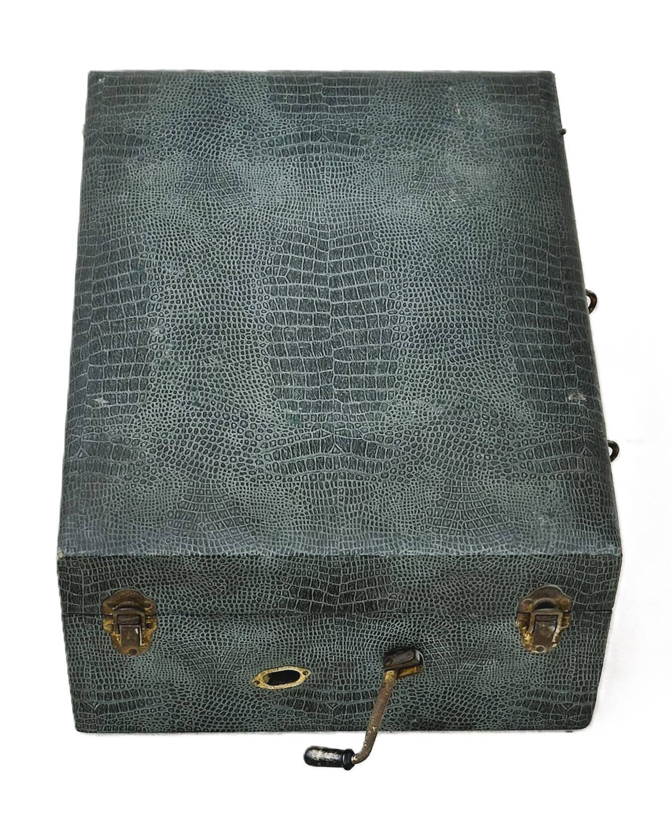 Columbia Gramophone (N37689)