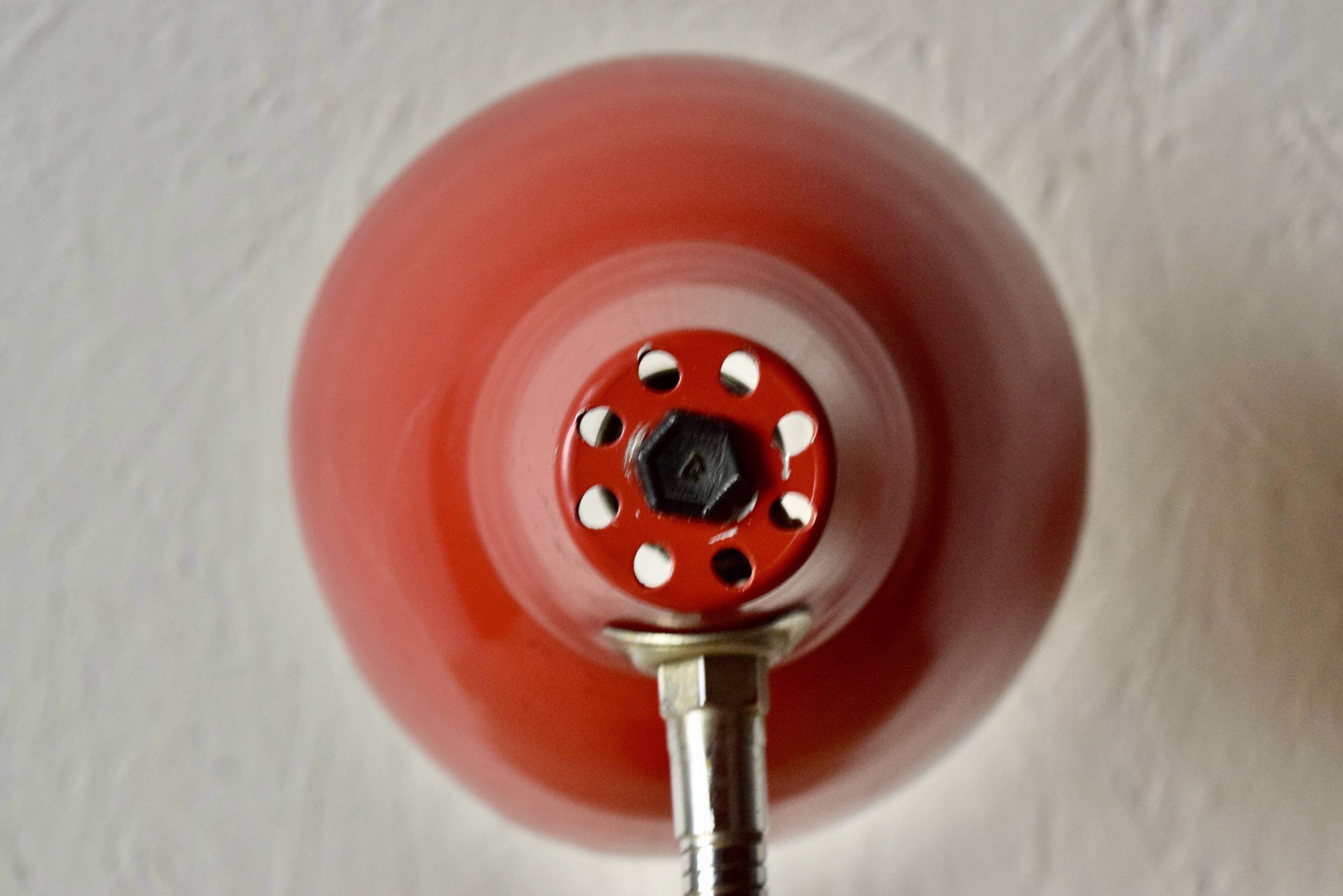 Vintage desk or bedside lamp - red metal
