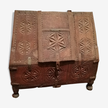 wedding wooden chest from Rajasthan