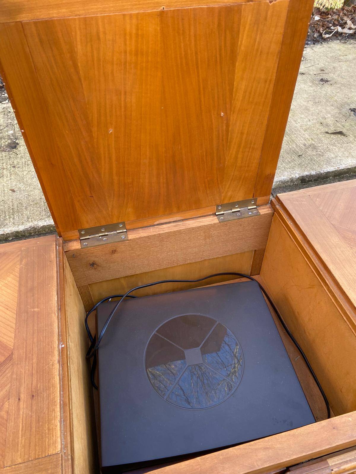 Louis XV buffet in solid wood from the 20th century with a turntable.