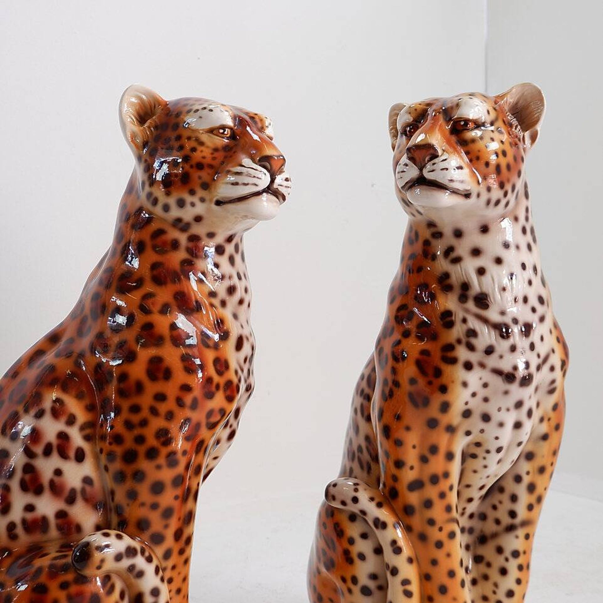 Couple of vintage ceramic leopards sculptures - Italy circa 1980s
