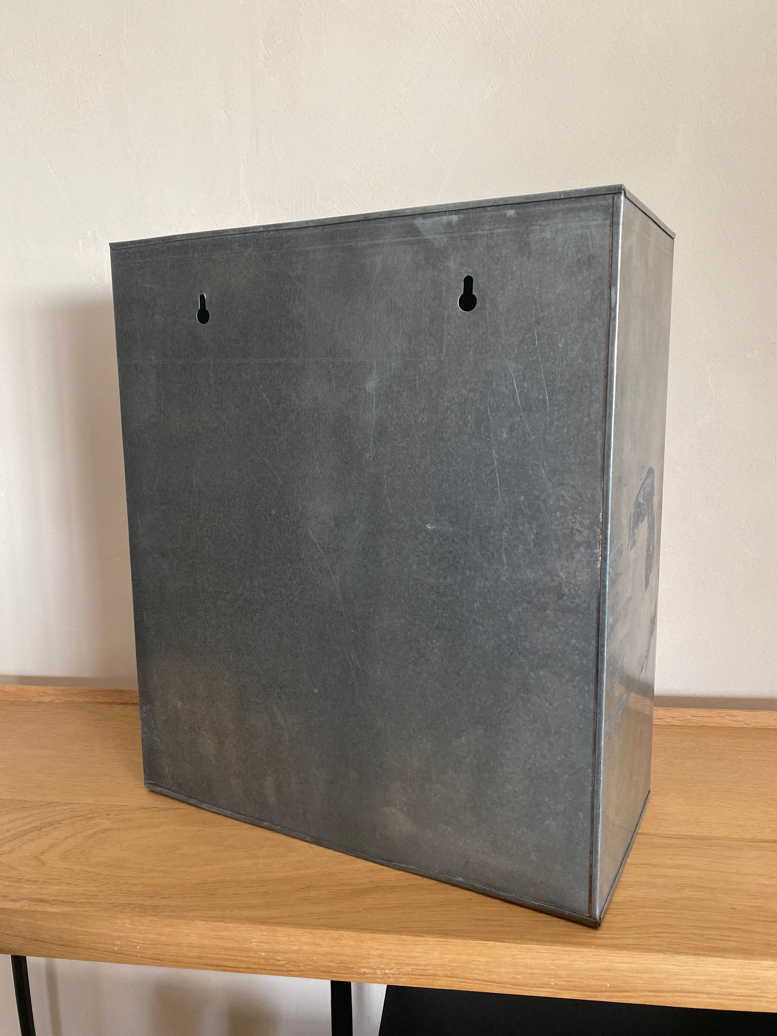 Metal cabinet