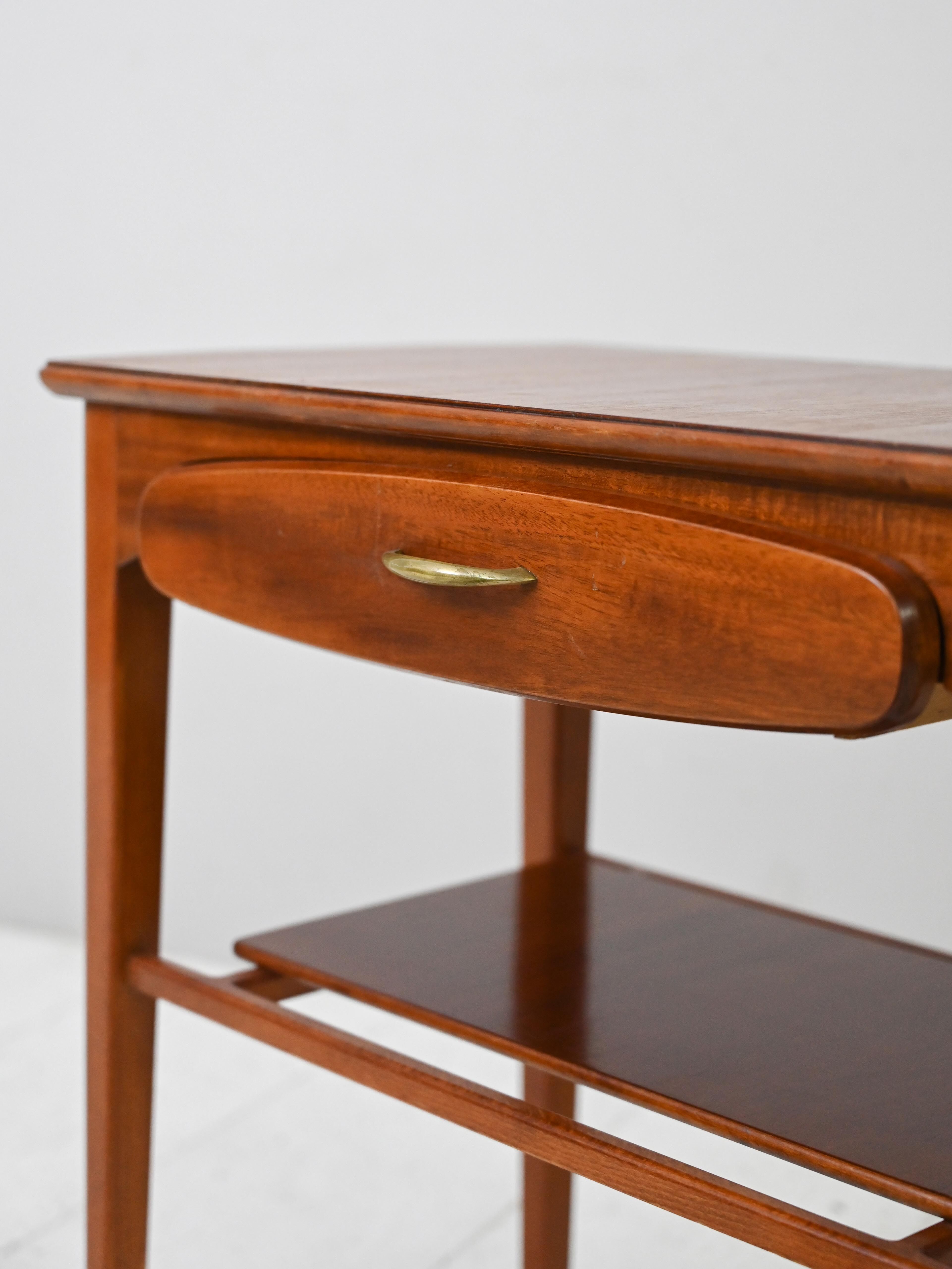 Scandinavian nightstand with oval top