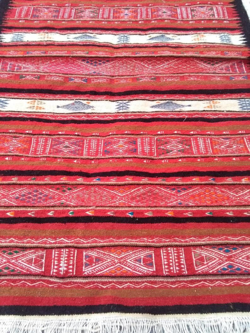 Hand-woven wool rug 155×5cm