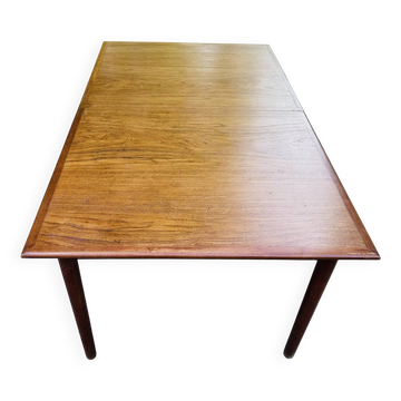 Scandinavian table