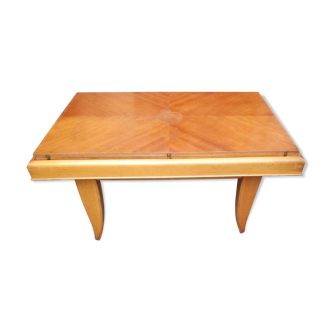 Uplifting coffee table