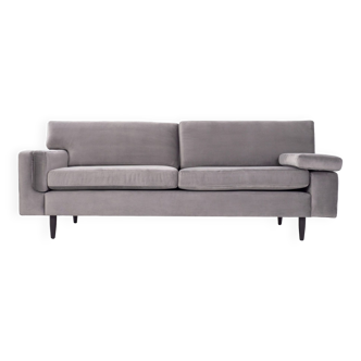 Canapé gris velour, design scandinave