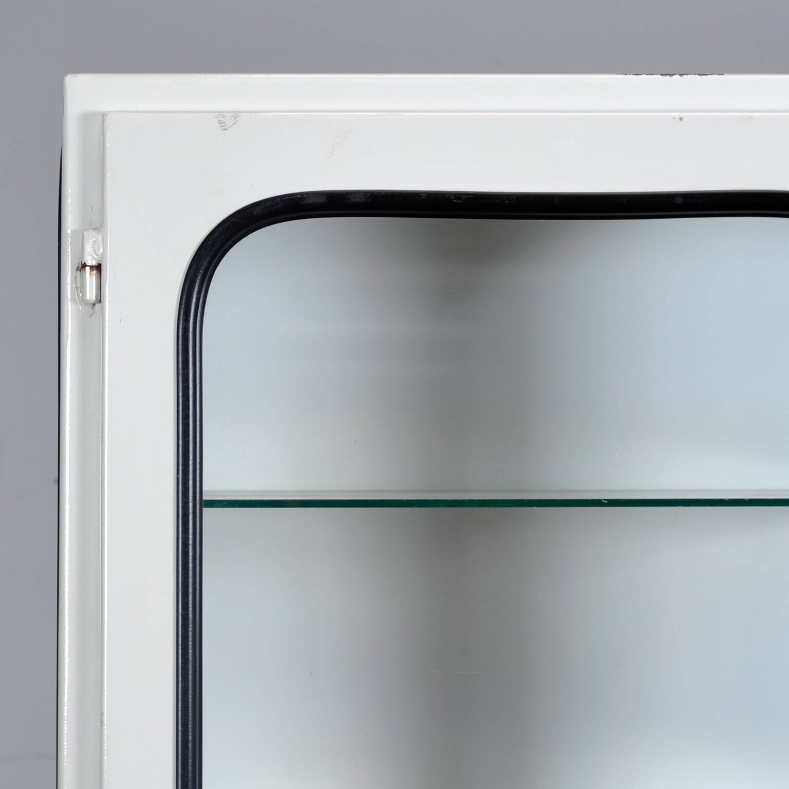 Armoire à pharmacie vintage en fer et verre, années 1970