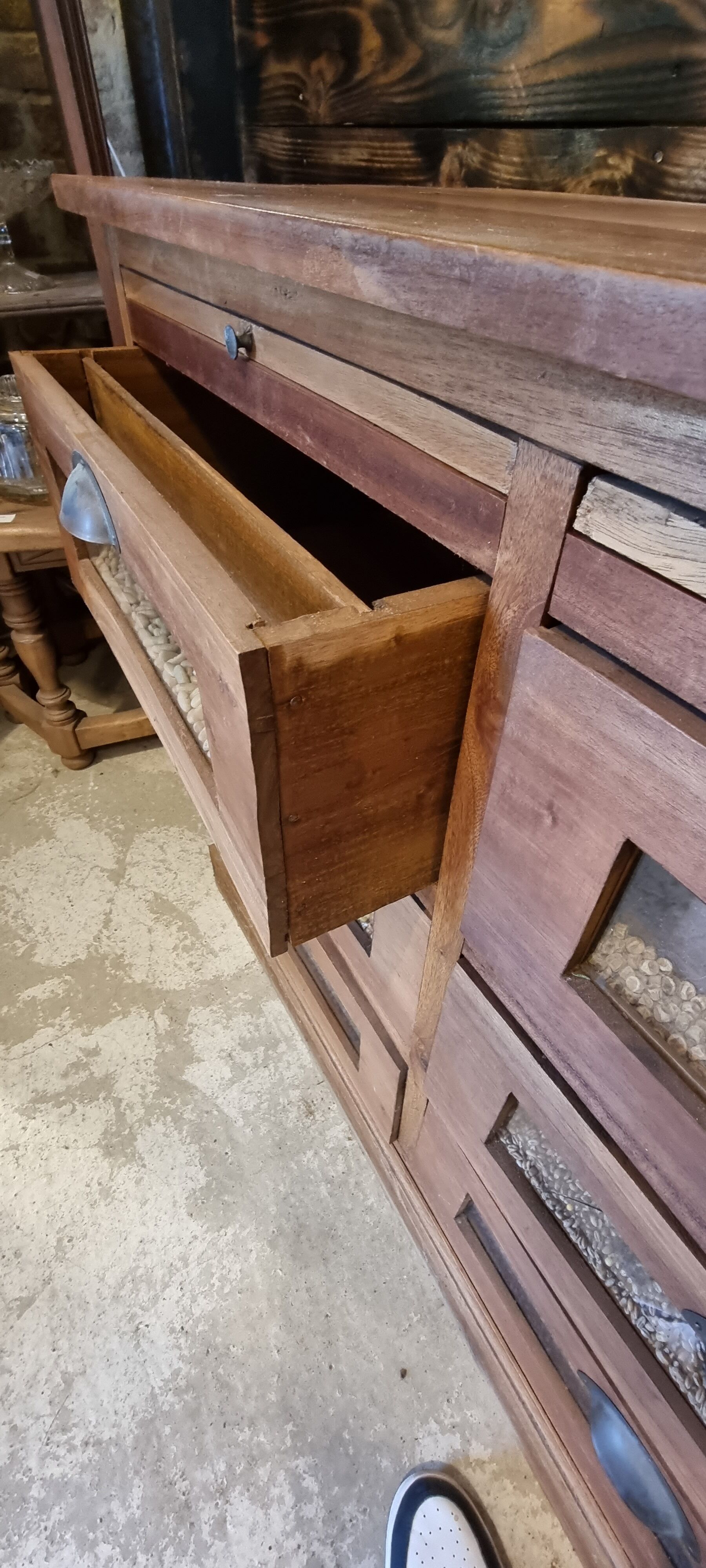 Meuble by trade (grain maker)