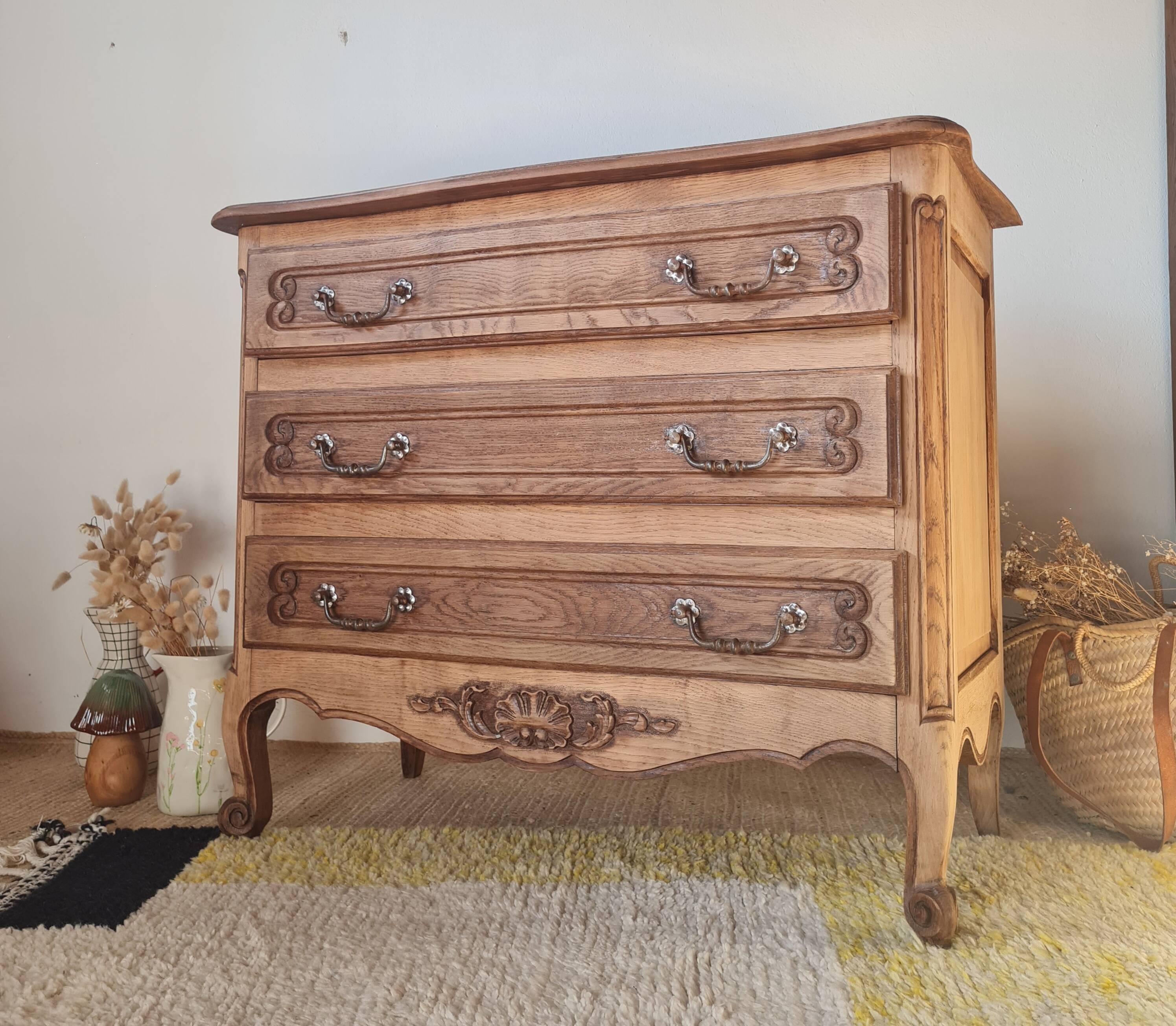 Antique commode with curved drawers - solid wood